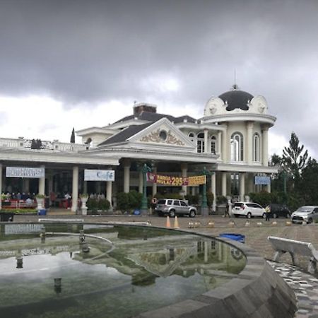 Villa Musti Green Apple Cipanas Sindanglaya Buitenkant foto