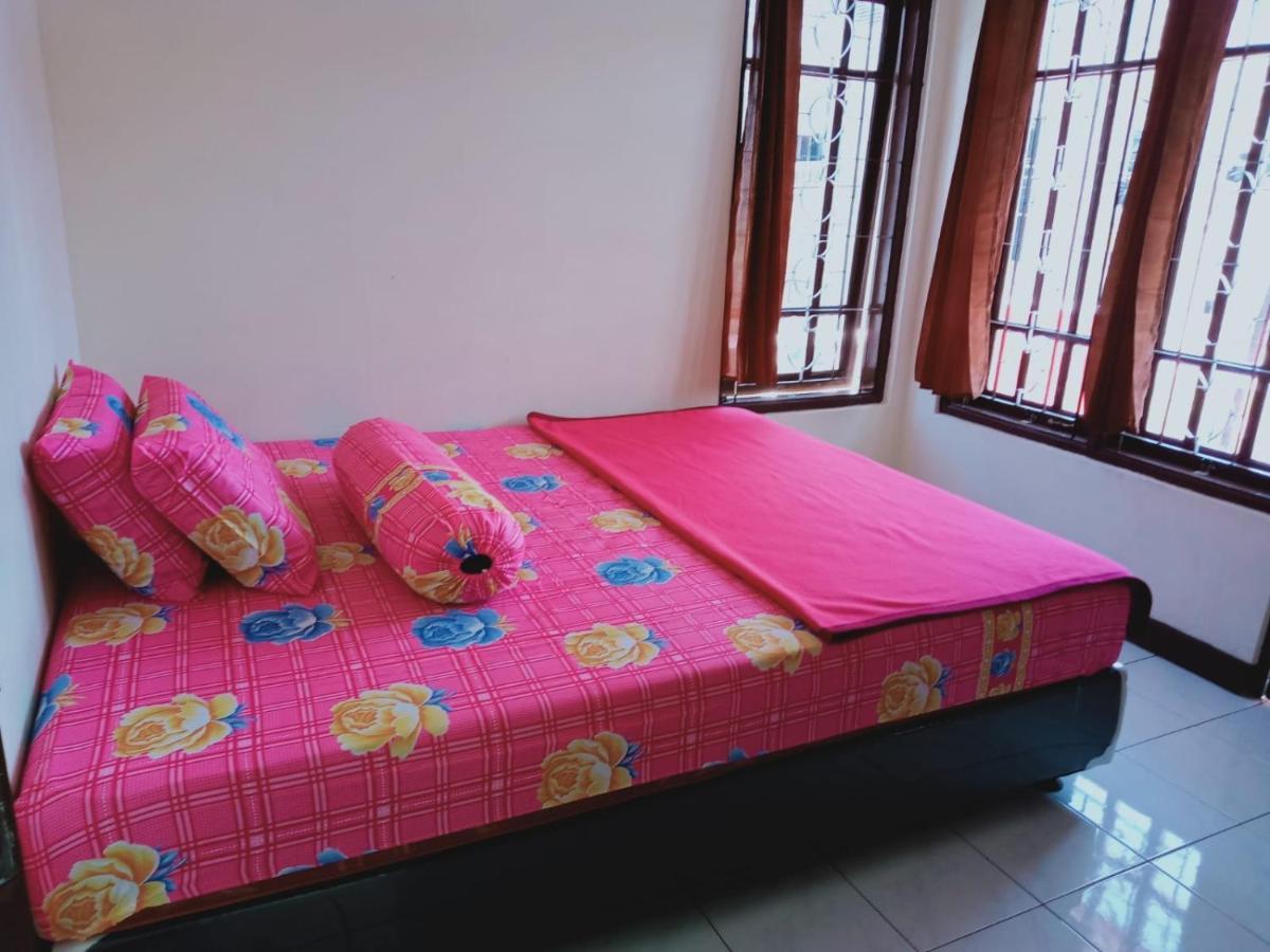 Villa Musti Green Apple Cipanas Sindanglaya Buitenkant foto