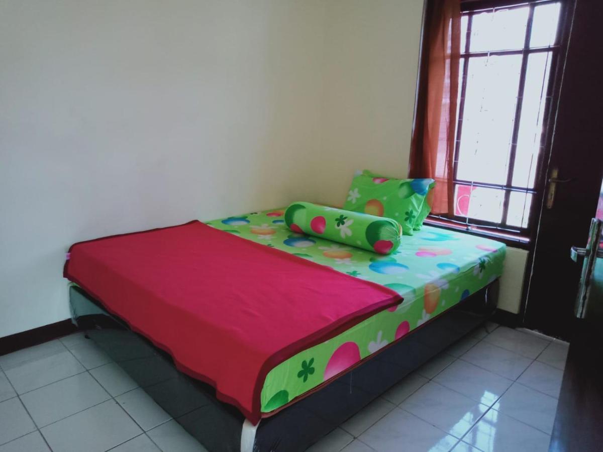 Villa Musti Green Apple Cipanas Sindanglaya Buitenkant foto